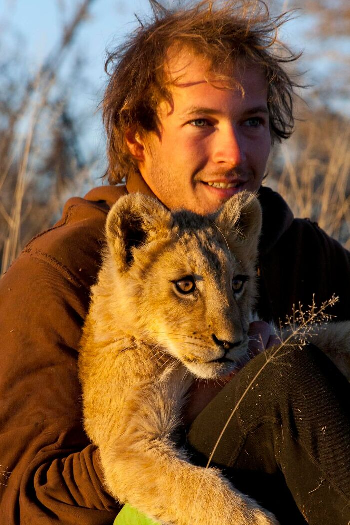 A Beautiful Friendship Between This Caregiver And Lioness That Started 13 Years Ago