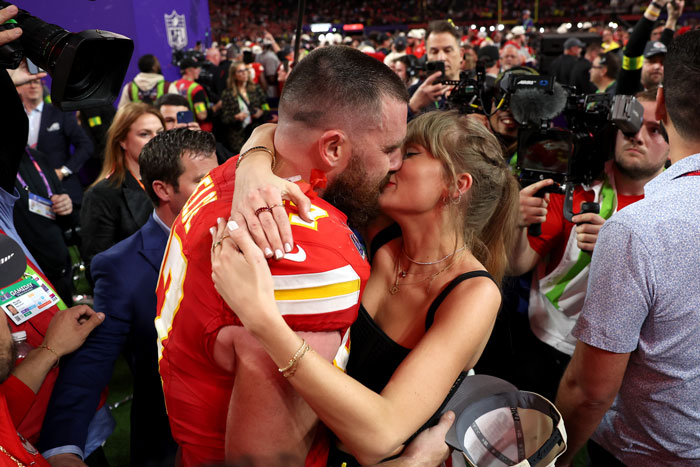 Taylor Swift 'Breakup Contract' Rumors Resurface As She Misses Second Travis Kelce Game Taylor Swift 'Breakup Contract' Rumors Resurface As She Misses Second Travis Kelce Game