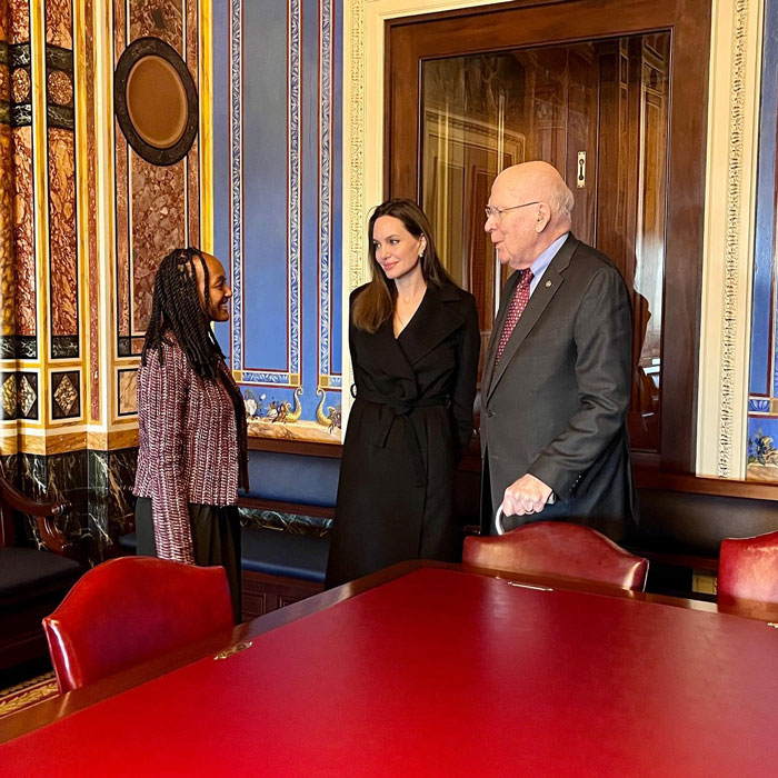 Fans Gush As Zahara Jolie Copies Mom Angelina's Iconic 2004 Oscars Look At 'Maria' Premiere Fans Gush As Zahara Jolie Copies Mom Angelina's Iconic 2004 Oscars Look At 'Maria' Premiere