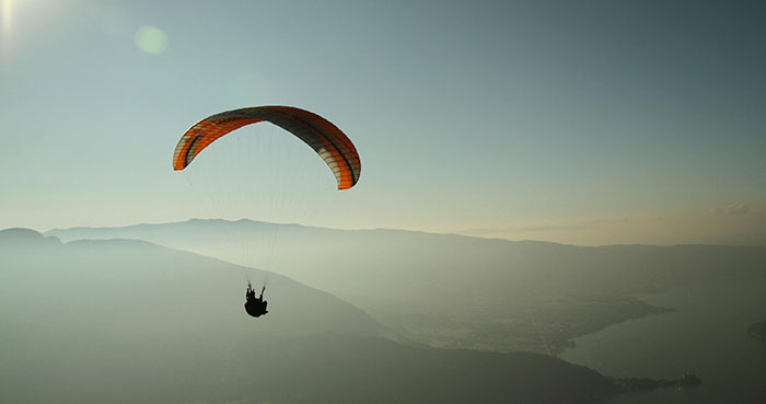 &ldquo;I Had No Idea Where I Was&rdquo;: Paraglider Explains How She Survived 10,000 Meters Above The Earth