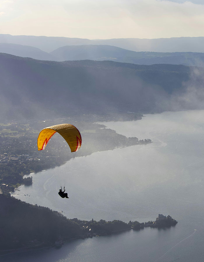 &ldquo;I Had No Idea Where I Was&rdquo;: Paraglider Explains How She Survived 10,000 Meters Above The Earth