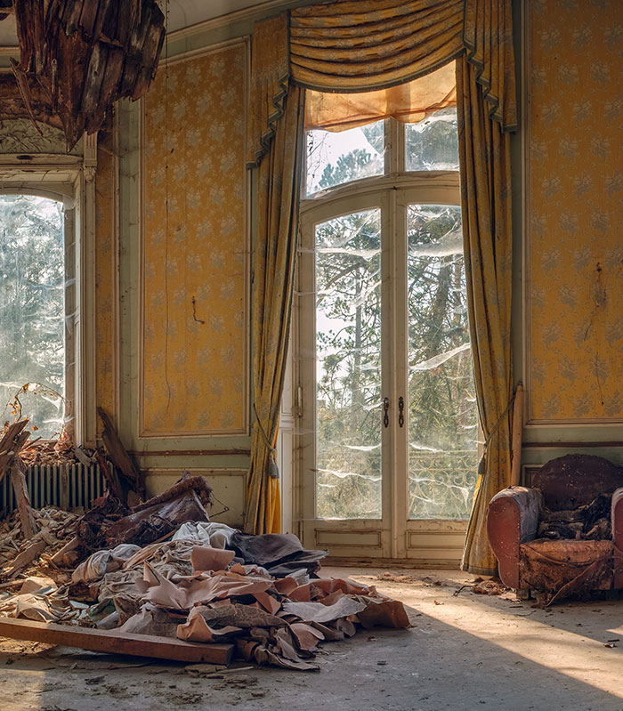 &ldquo;Not A Can Of Baby Formula&rdquo;: Man Stuns Redditors With Photo Of Squatted House