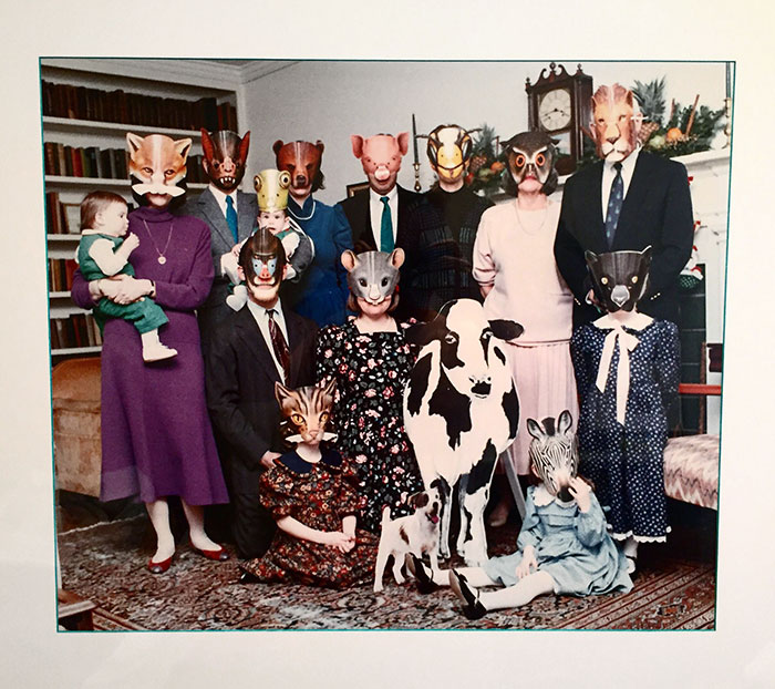 This Creepy Family Photo In My Airbnb