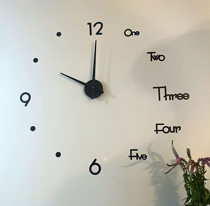 This Inconsistent Wall Clock At My Airbnb