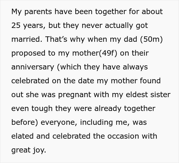 Parents Forget To Make Space For Their Youngest Daughter In Their Wedding, Get Publicly Shamed Parents Forget To Make Space For Their Youngest Daughter In Their Wedding, Get Publicly Shamed