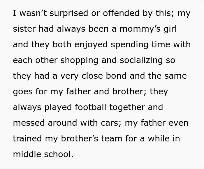 Parents Forget To Make Space For Their Youngest Daughter In Their Wedding, Get Publicly Shamed Parents Forget To Make Space For Their Youngest Daughter In Their Wedding, Get Publicly Shamed