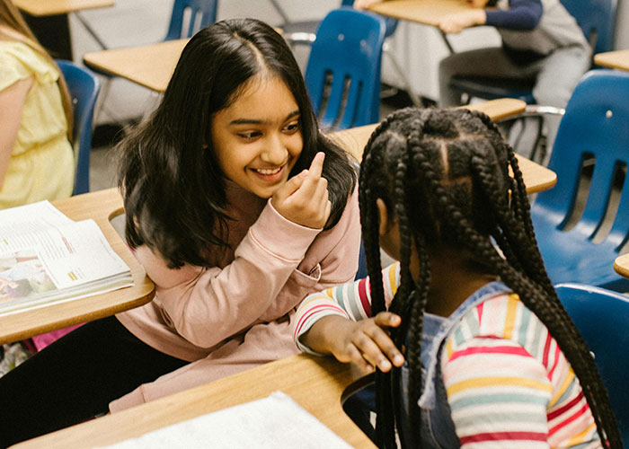 30 Teachers Share What Screams "I Have Unlimited Screen Time" In Students