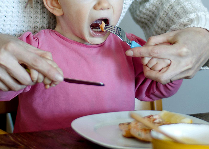 “No Fussing At Bedtime!”: 30 Genius Parenting Tricks That Make Life Less Stressful