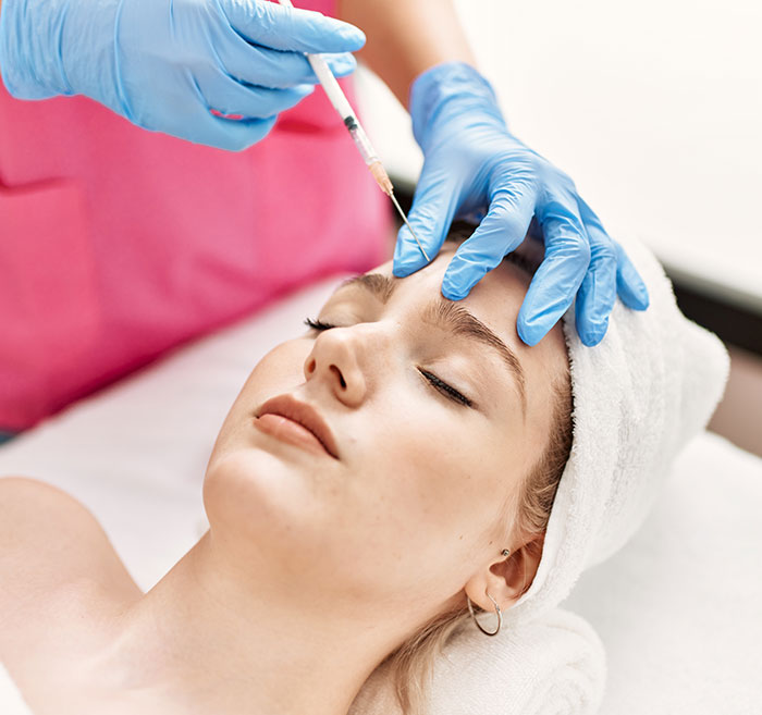 &ldquo;You Should Be Banned&rdquo;: Dermatologist Mom Injecting Daughter With Botox In Her Car Goes Viral