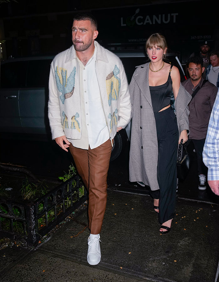 Taylor Swift And Travis Kelce's Alleged "Break Up" Contract Leaked, Fans Left Stunned Taylor Swift And Travis Kelce's Alleged "Break Up" Contract Leaked, Fans Left Stunned
