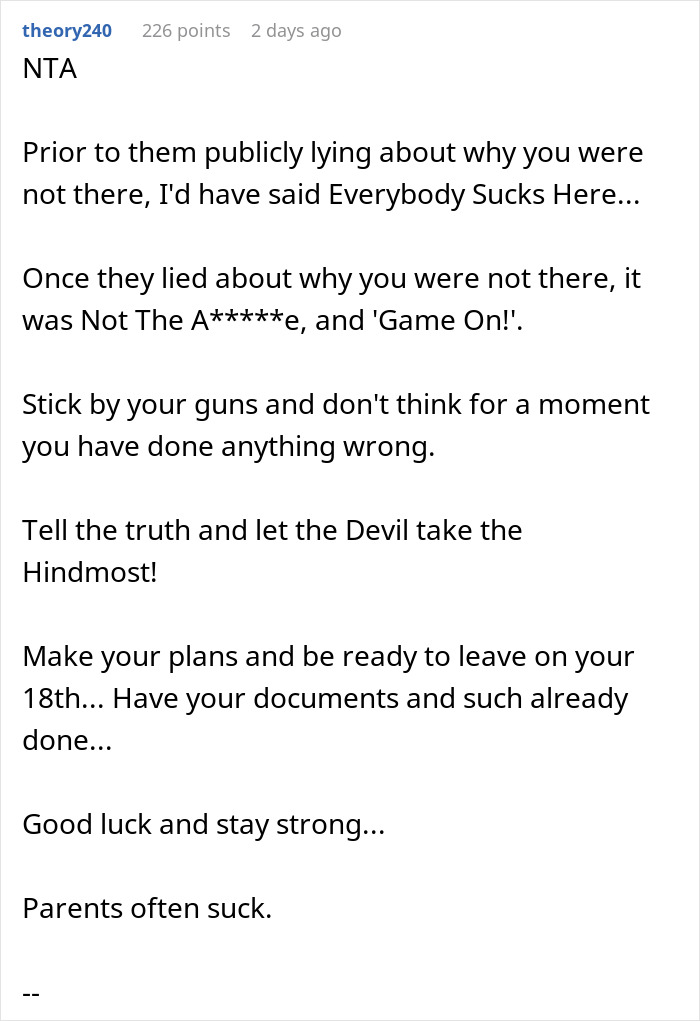 Parents Forget To Make Space For Their Youngest Daughter In Their Wedding, Get Publicly Shamed Parents Forget To Make Space For Their Youngest Daughter In Their Wedding, Get Publicly Shamed