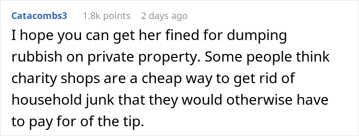 Crazy Goodwill Customer Explodes On Manager, Goes White As A Sheet When She Realizes Crazy Goodwill Customer Explodes On Manager, Goes White As A Sheet When She Realizes