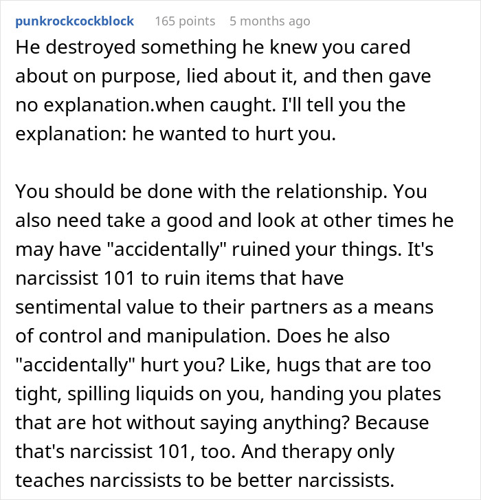 “I Noticed A Smell”: Woman Finds Out Why Her Plants Are Dying, Her Life Turns Upside Down “I Noticed A Smell”: Woman Finds Out Why Her Plants Are Dying, Her Life Turns Upside Down