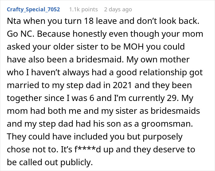Parents Forget To Make Space For Their Youngest Daughter In Their Wedding, Get Publicly Shamed Parents Forget To Make Space For Their Youngest Daughter In Their Wedding, Get Publicly Shamed