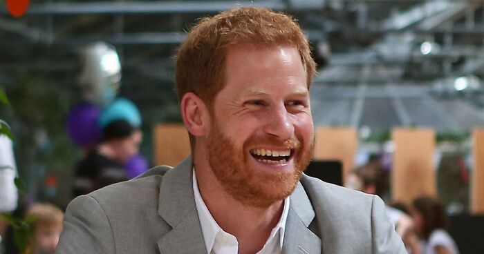 “Confirms The Hatred”: Royal Family Accused Of Cropping Meghan Markle Out Of Harry’s B-day Photo