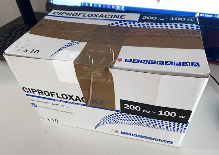 When You Need To Send A Vinted Package But You Work At The Hospital