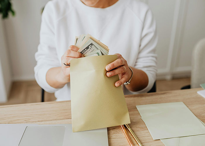 30 Surprisingly Easy Frugal Changes That Helped People Reach Their Financial Goals