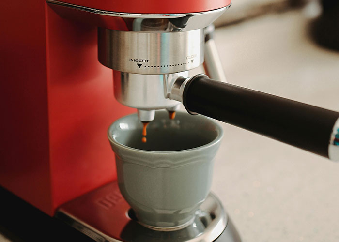 30 Surprisingly Easy Frugal Changes That Helped People Reach Their Financial Goals