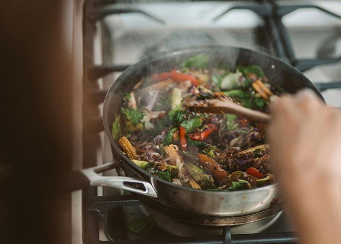 30 Surprisingly Easy Frugal Changes That Helped People Reach Their Financial Goals