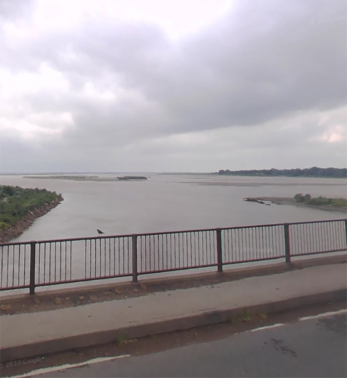 Government Official Drowns After Diver Waits For Money Transfer Instead Of Rescuing Him