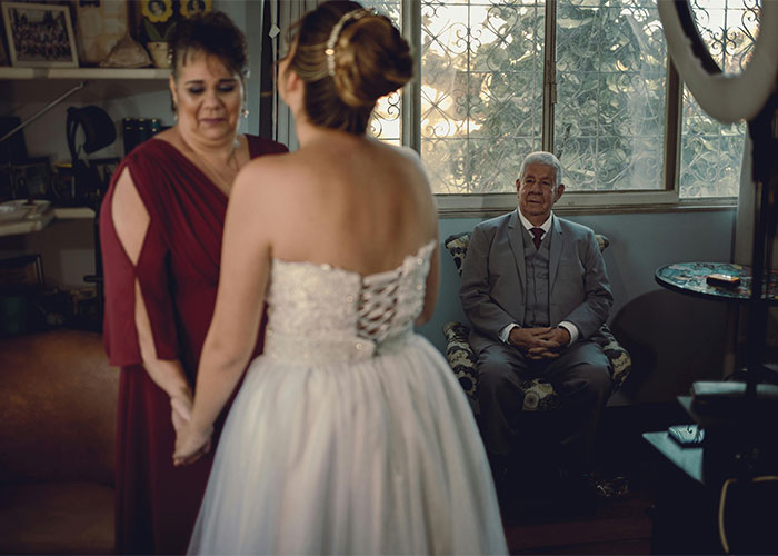 Dad Pressures His Soon-To-Be DIL To Wear His Late Wife&rsquo;s Wedding Dress Decades After She Died