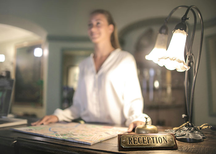 “So Much Room For Activities”: Couple Go Viral Sharing The Blunder That Was Their Hotel Room “So Much Room For Activities”: Couple Go Viral Sharing The Blunder That Was Their Hotel Room