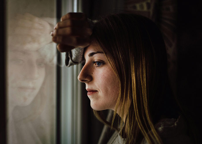 “I Noticed A Smell”: Woman Finds Out Why Her Plants Are Dying, Her Life Turns Upside Down “I Noticed A Smell”: Woman Finds Out Why Her Plants Are Dying, Her Life Turns Upside Down