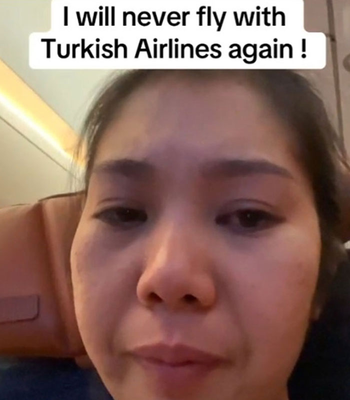 Furious Mom Calls Out Turkish Airlines After 11-Hour Flight Holding Baby While On Her Period Furious Mom Calls Out Turkish Airlines After 11-Hour Flight Holding Baby While On Her Period