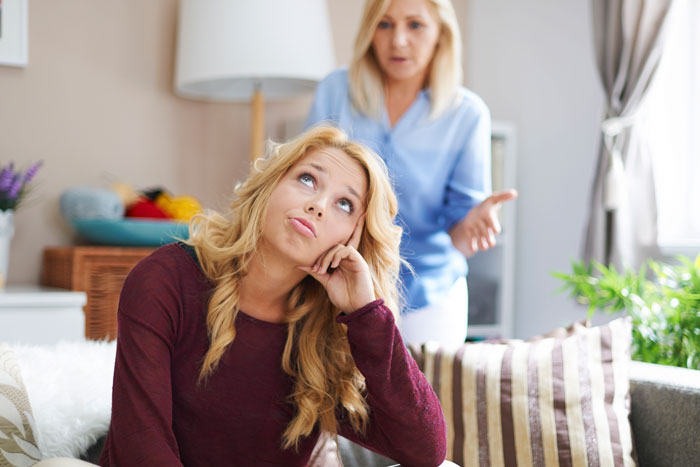 Woman Hates Son’s GF Who Moved In With Them, Asks The Internet For Advice On How To Kick Her Out Woman Hates Son’s GF Who Moved In With Them, Asks The Internet For Advice On How To Kick Her Out