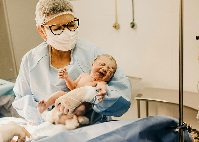 Man Resents Wife For Not Doing The &ldquo;Husband Stitch&rdquo; And Makes Fun Of Her Body In Front Of Family