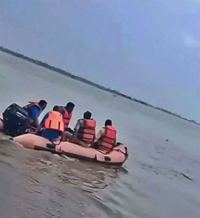 Government Official Drowns After Diver Waits For Money Transfer Instead Of Rescuing Him