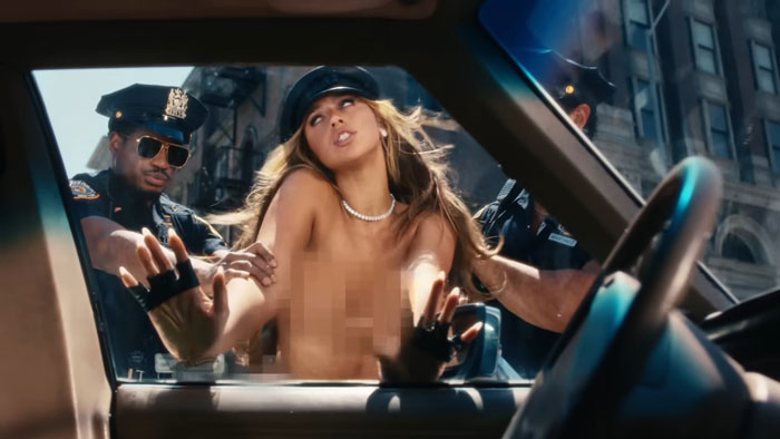 “It’s Practically Softcore”: Tate McRae Slammed For Going Completely Nude In New Music Video “It’s Practically Softcore”: Tate McRae Slammed For Going Completely Nude In New Music Video