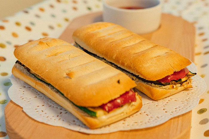 Hospitality Workers Share 50 Encounters With Customers That Left Them Speechless