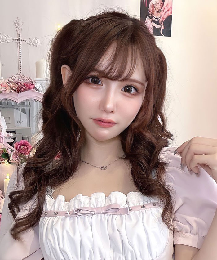 "Finally Beautiful": Japanese Model Becomes Unrecognizable After 20+ Plastic Surgeries