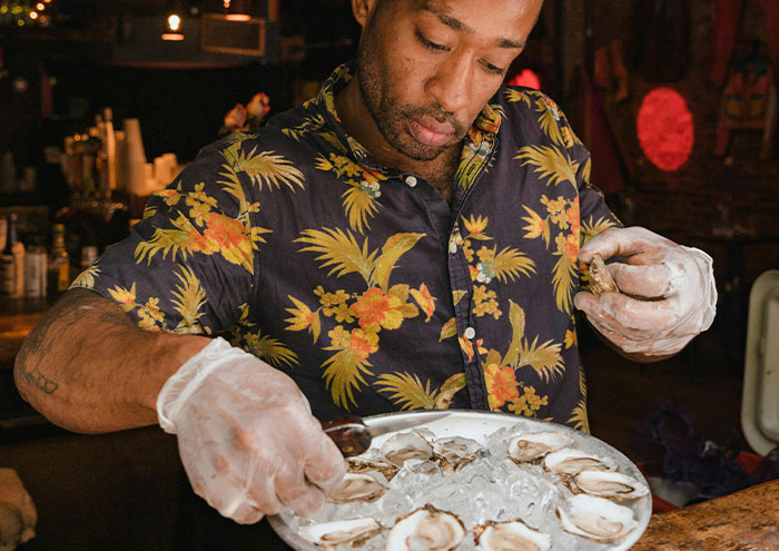 Restaurant’s Over-The-Top Rules Lead To Guest Cancellation, Owner Smugly Responds Restaurant’s Over-The-Top Rules Lead To Guest Cancellation, Owner Smugly Responds