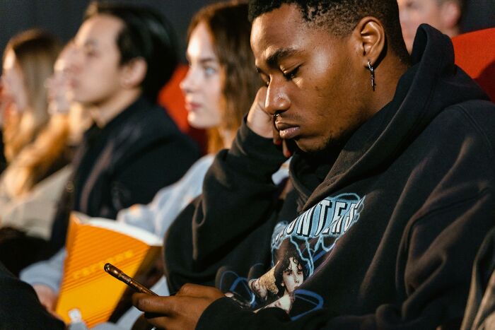 "To This Day We All Worship Him": 36 Stories Of People Who Just Didn't Give A Damn