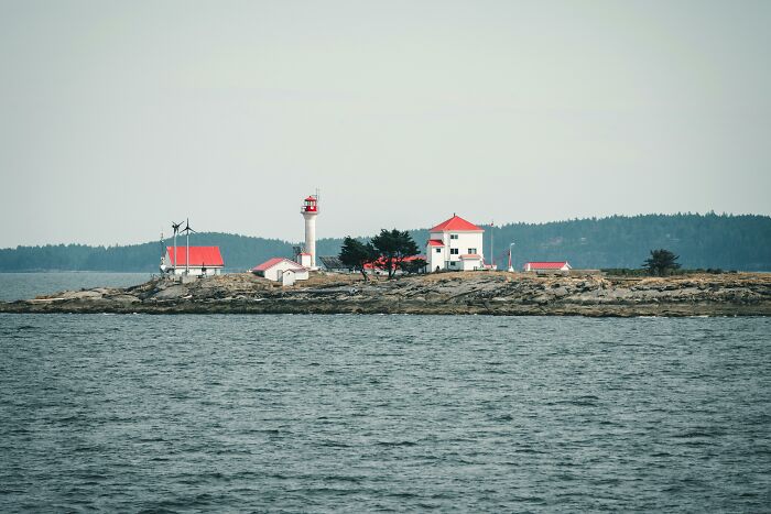 Someone Asks Online: "What Is The Most Beautiful Place You Have Ever Visited?", Receives 33 Answers