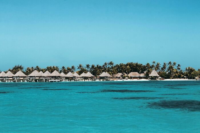 Someone Asks Online: "What Is The Most Beautiful Place You Have Ever Visited?", Receives 33 Answers