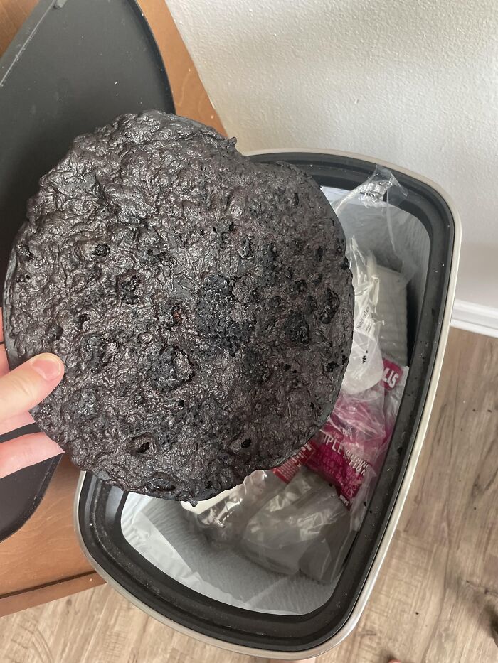 Pizzas-With-Threatening-Auras