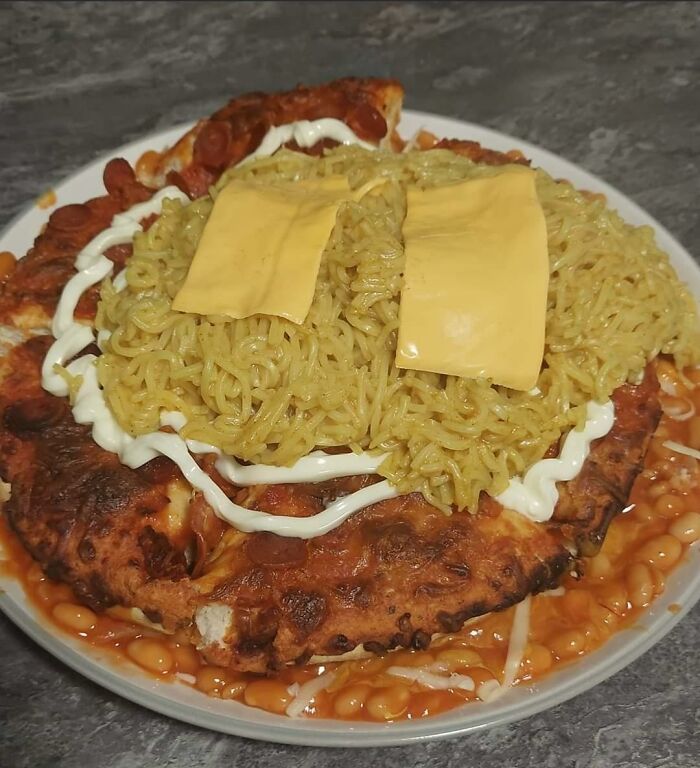 Pizzas-With-Threatening-Auras