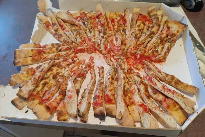 Pizzas-With-Threatening-Auras