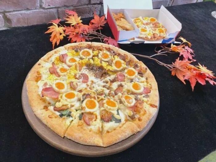 Pizzas-With-Threatening-Auras