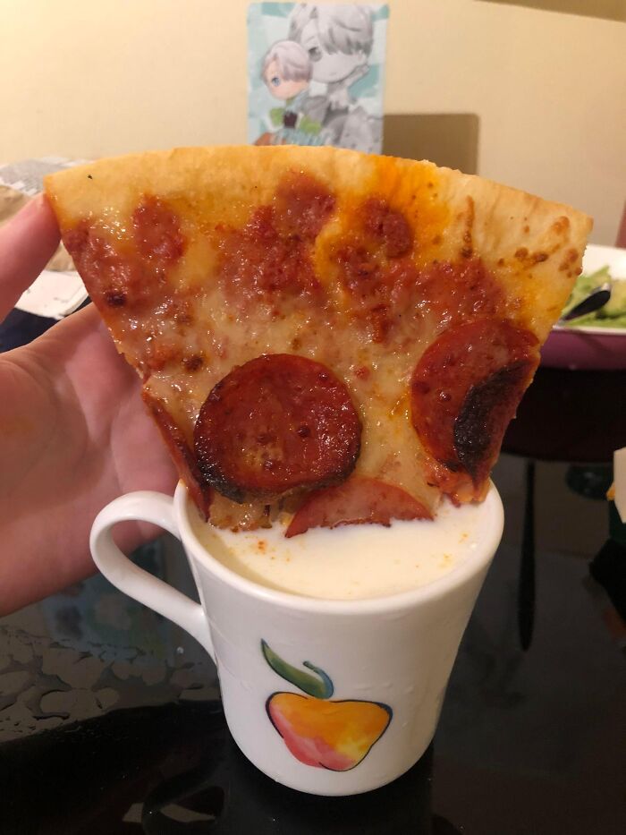 Pizzas-With-Threatening-Auras