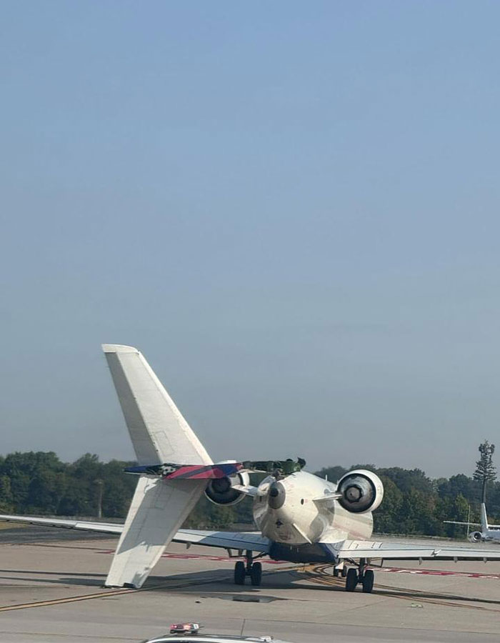 Two Delta Planes Collide With "Loud Bangs" On Atlanta Airport Runway