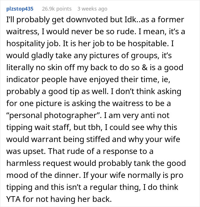 Man Calls Out Wife For Not Tipping A Server After She Denied Her Request, Gets A Reality Check Man Calls Out Wife For Not Tipping A Server After She Denied Her Request, Gets A Reality Check