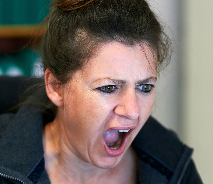 &ldquo;I Don&rsquo;t Work Here, Lady&rdquo;: Karen Wrongly Assumes Customer Is An Employee, Physically Hurts Her