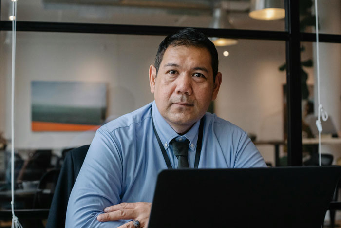 Boss Rages After Guy Spends Weekend With Newly-Married Wife Rather Than Coworkers, He Quits