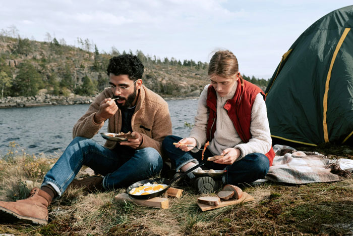 Boss Rages After Guy Spends Weekend With Newly-Married Wife Rather Than Coworkers, He Quits