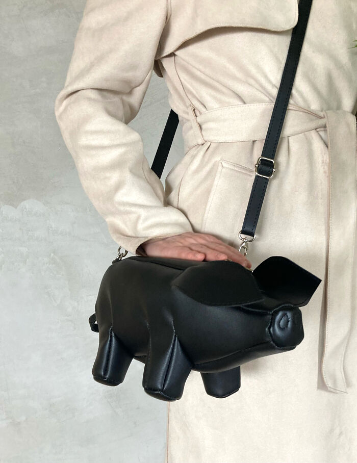 Pigs And Bags (11 Pics)