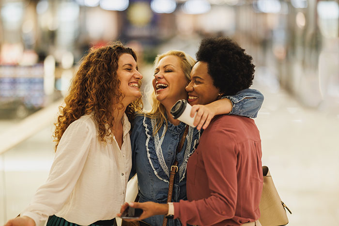 Woman Upset After Being Asked To Leave As Pregnant Friend Delivers Baby On Her Sofa